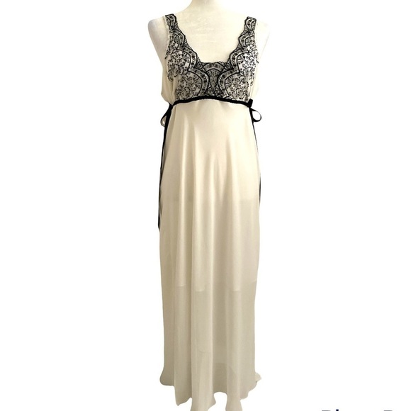 Romantic linea Donatella soft chiffon white with black embroidery dress - Picture 1 of 7